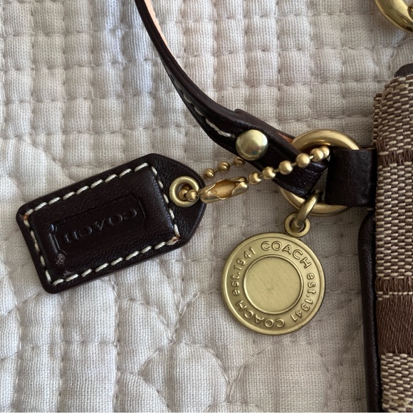 New Coach brown wristlet - Picture 2 of 9